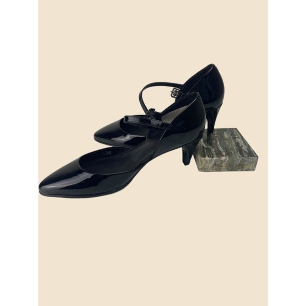 NWT‎ ECCO Black Patent Leather Pointed Mary Jane Kitten Heel Size 8.5